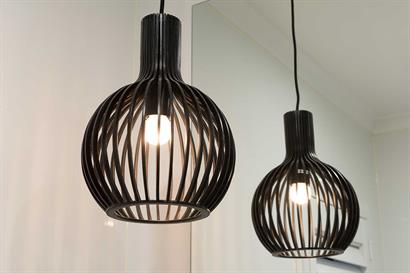 Bathroom lighting using retro pendant light in black 