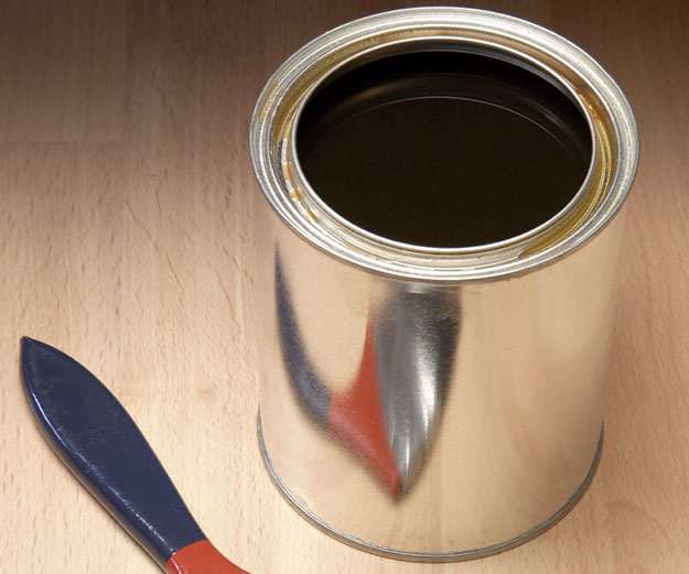 an open can of shellac