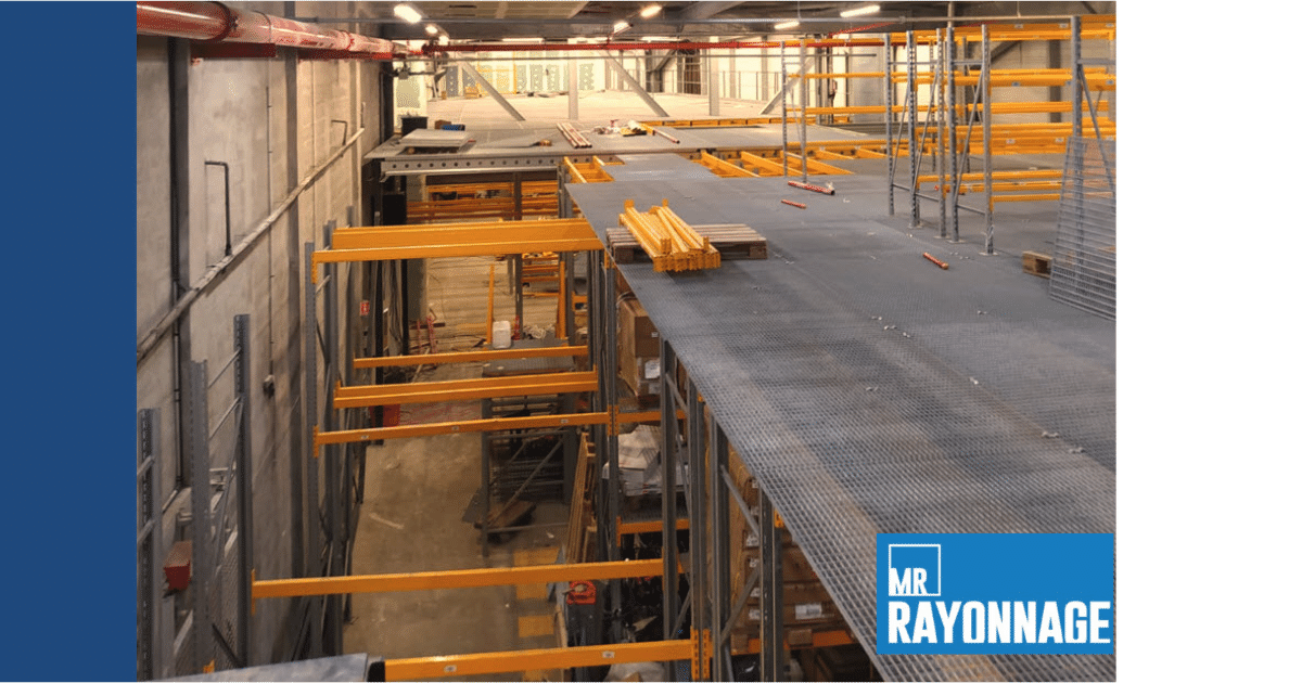 Chantier aménagement racks au sol et mezzanine 2021 - MrRayonnage Martinique