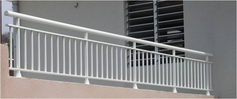 GARDE CORPS A BARREAUX DOUBLE LISSE