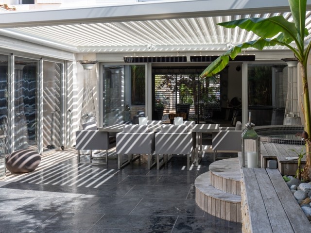 Une pergola grand luxe à la forme originale | Samir Industrie Martinique