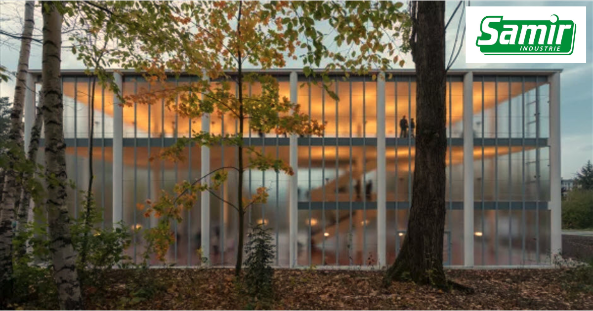 Un bâtiment exceptionnel rénové en verre imprimé Imagin de chez AGC, la passion du verre - SAMIR Industrie Martinique.