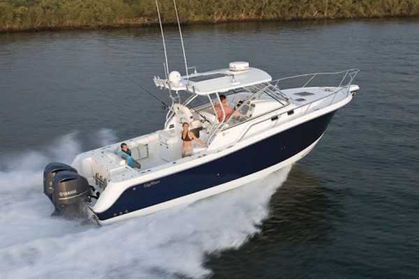 Bateau EdgeWater 335 Express