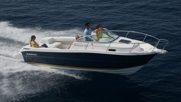 Bateau Karnic Bluewater Line 2260
