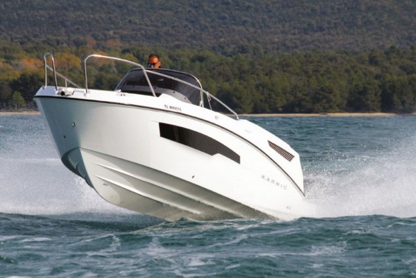 Bateau Karnic Open Line 2452 Sundeck