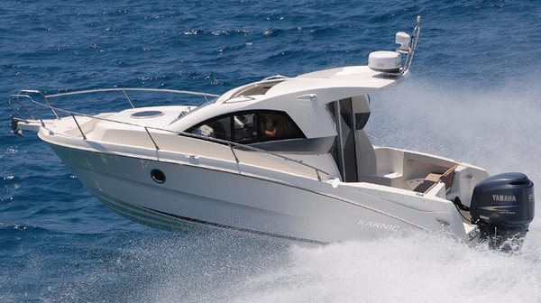 Bateau Karnic Storm Line 2455