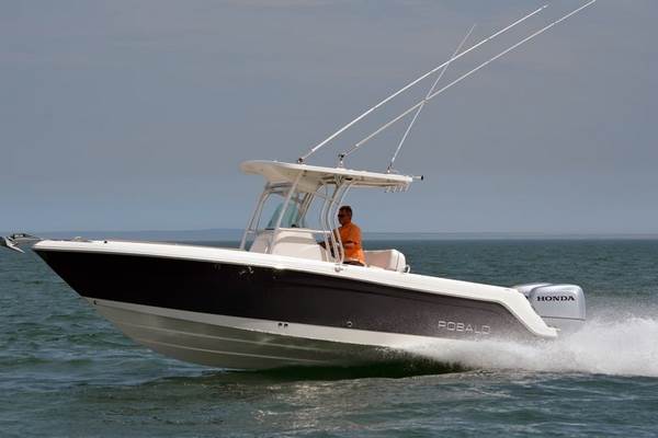 Bateau Robalo Center-Console R260