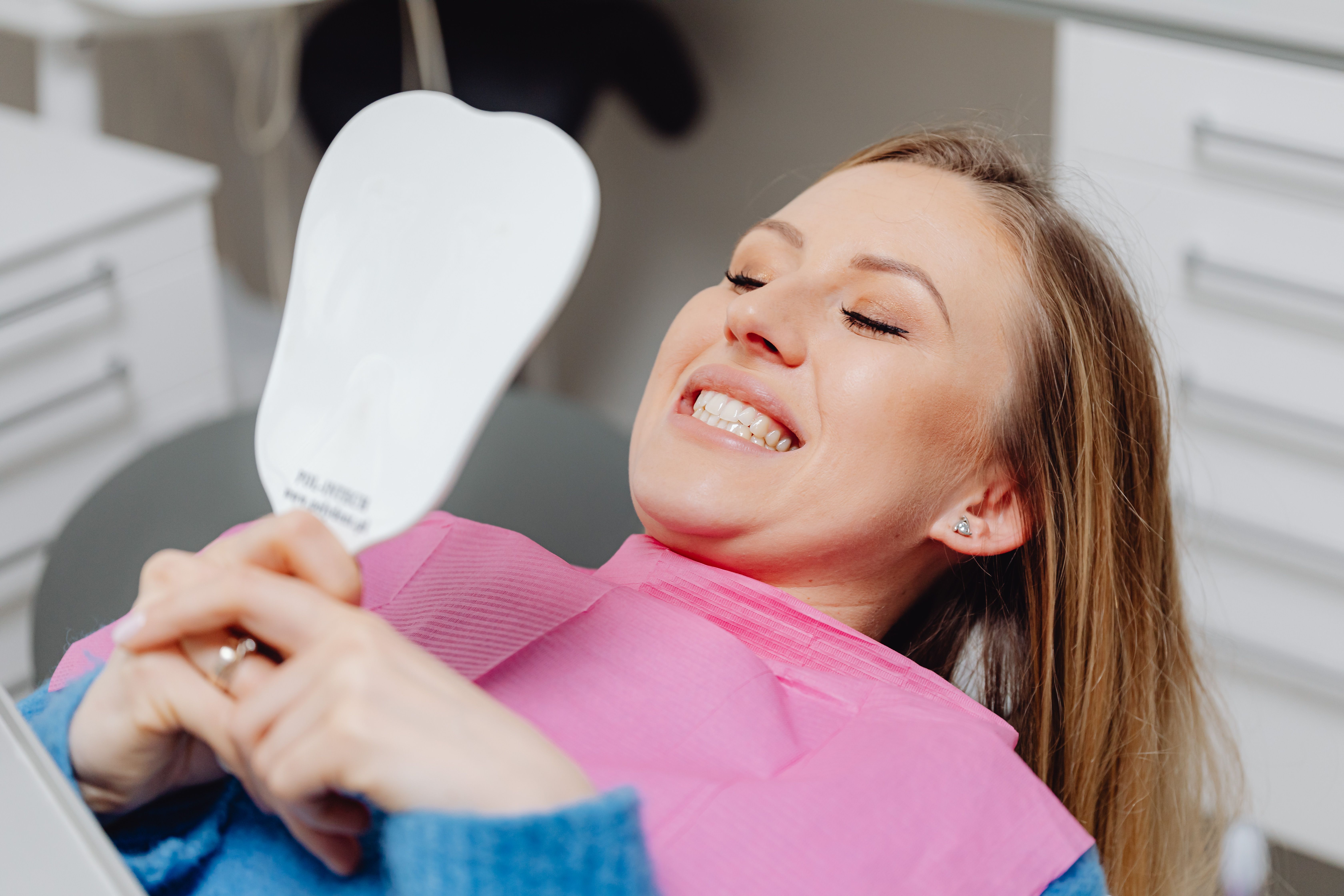 Do Dentures Look Natural? What Modern Dentures Actually Look Like
