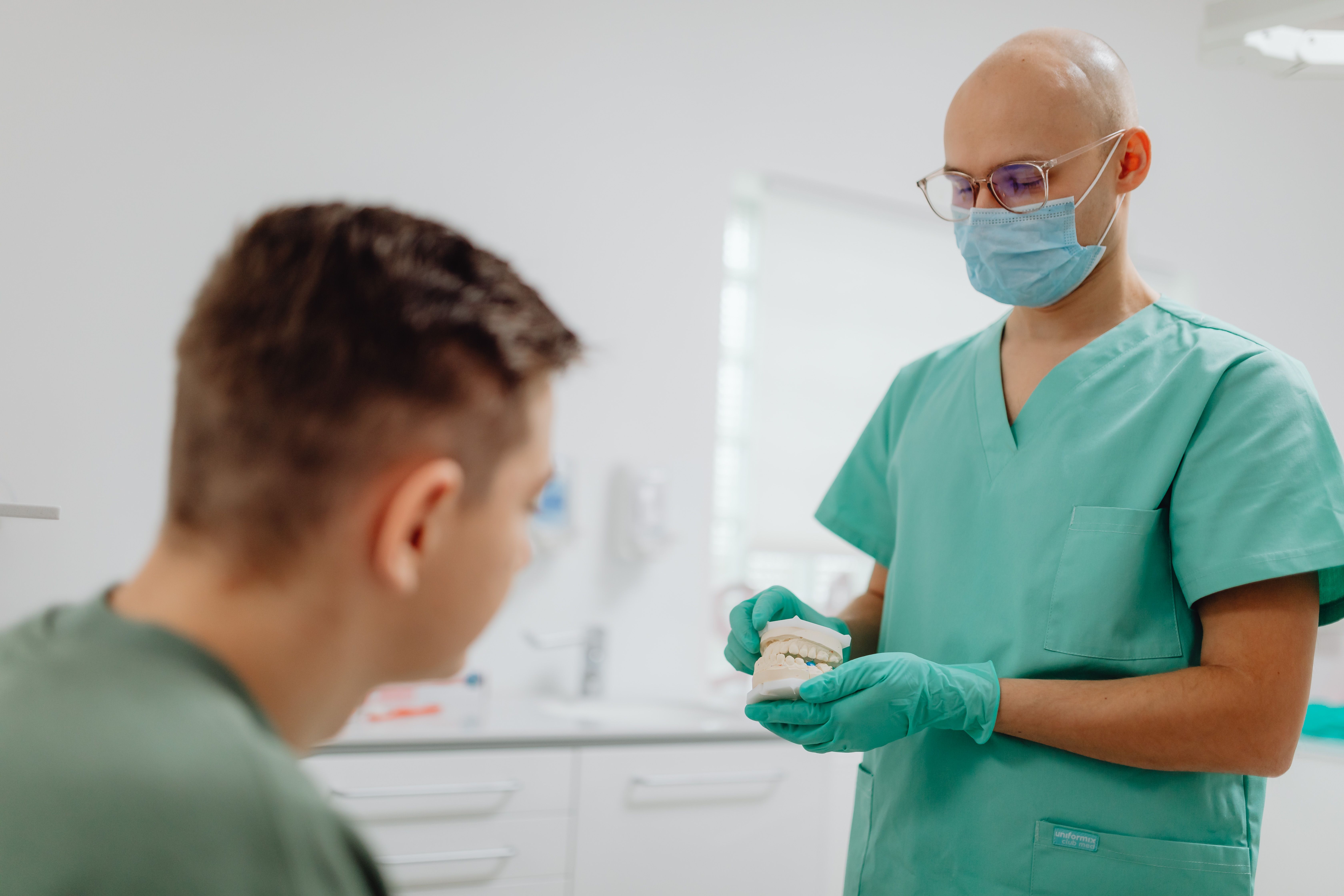 Can You See a Dental Prosthetist Without a Referral?