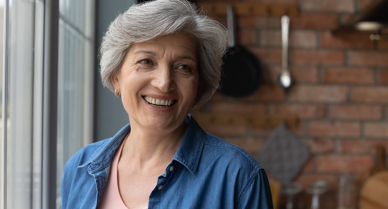 woman smiling with nice teeth