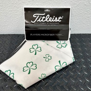 Titleist 2020 St. Patrick's Microfiber Towel (White/Green) (20x40)