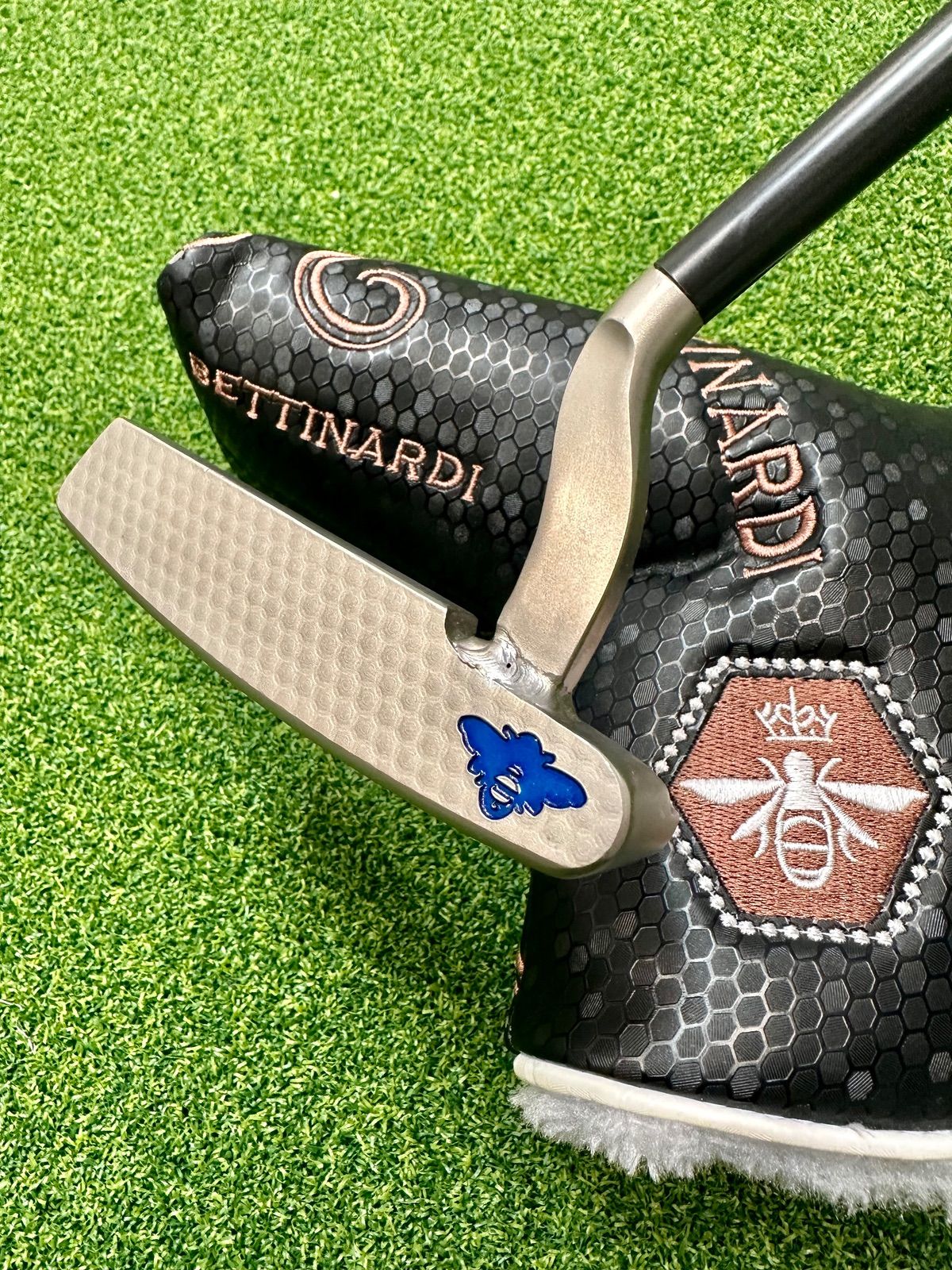 Bettinardi Queen B Qb5 Putter - Custom Single Bend Welded Neck - Stability  Shaft - 35” – Golfstix