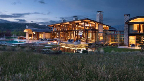 Long-lasting metal roof on a large home