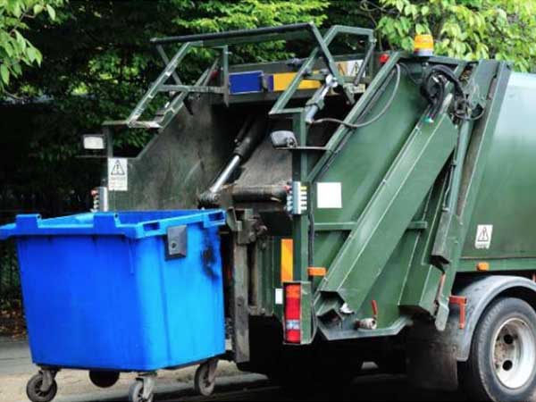 garbage truck lifting bin
