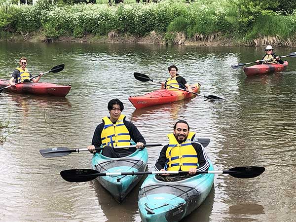 medical students kayaking