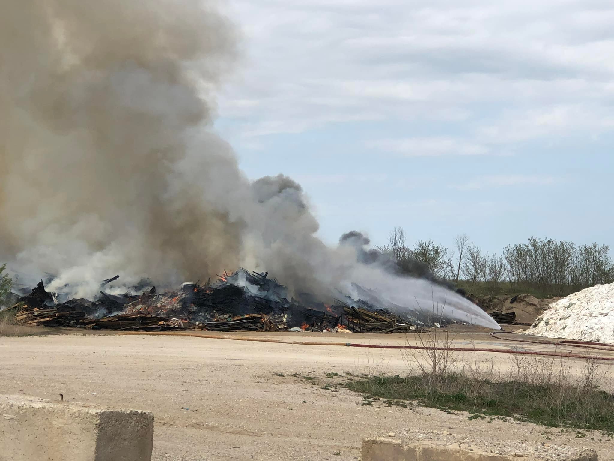 Fire at Bentinck landfill site with lots of smoke.