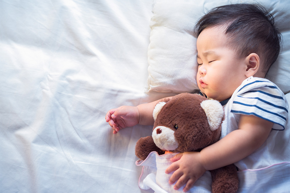 Teaching Your Baby to Fall Asleep Without Crying It Out
