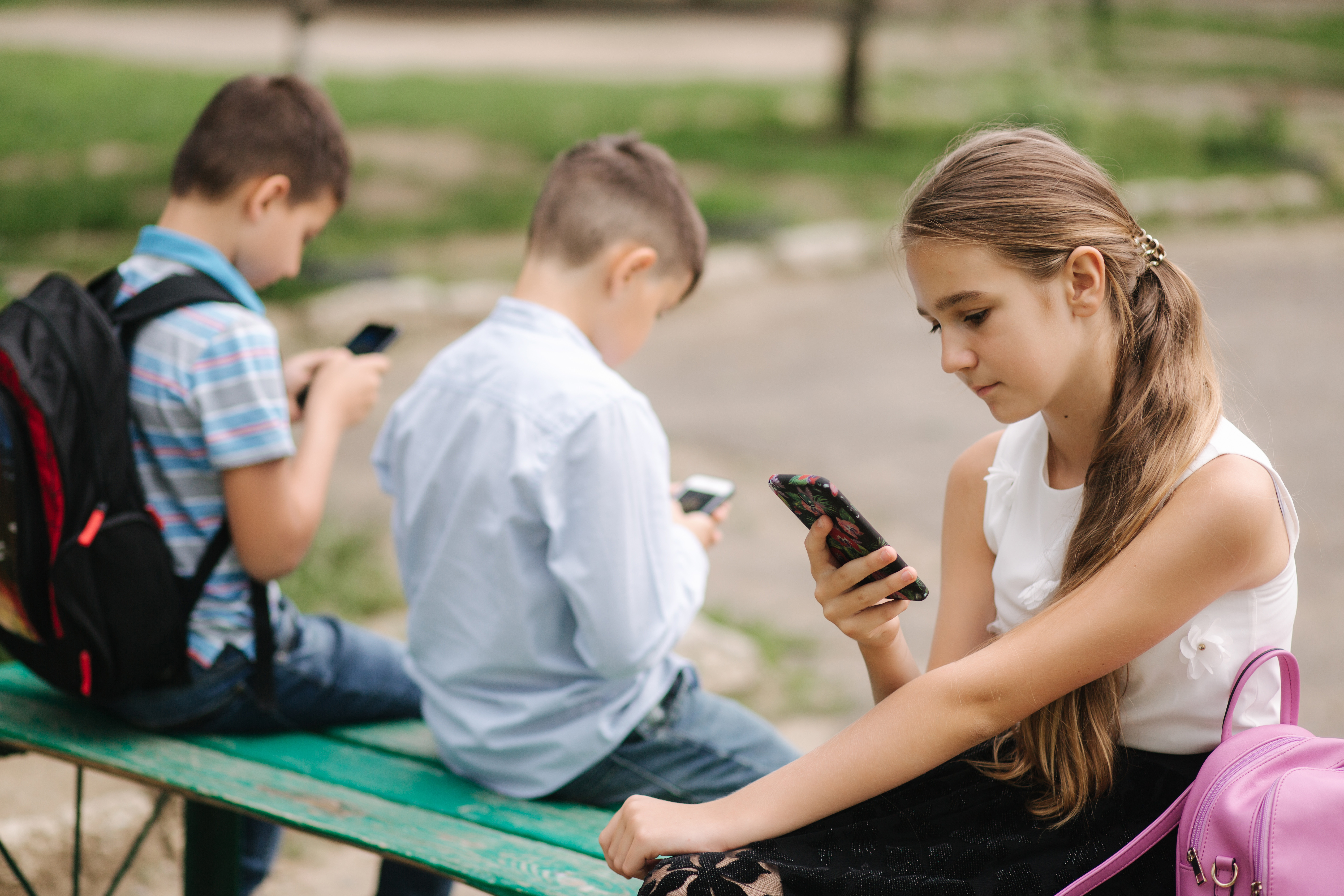 Alternatives to Smartphones for Kids (That Still Keep Them Connected)