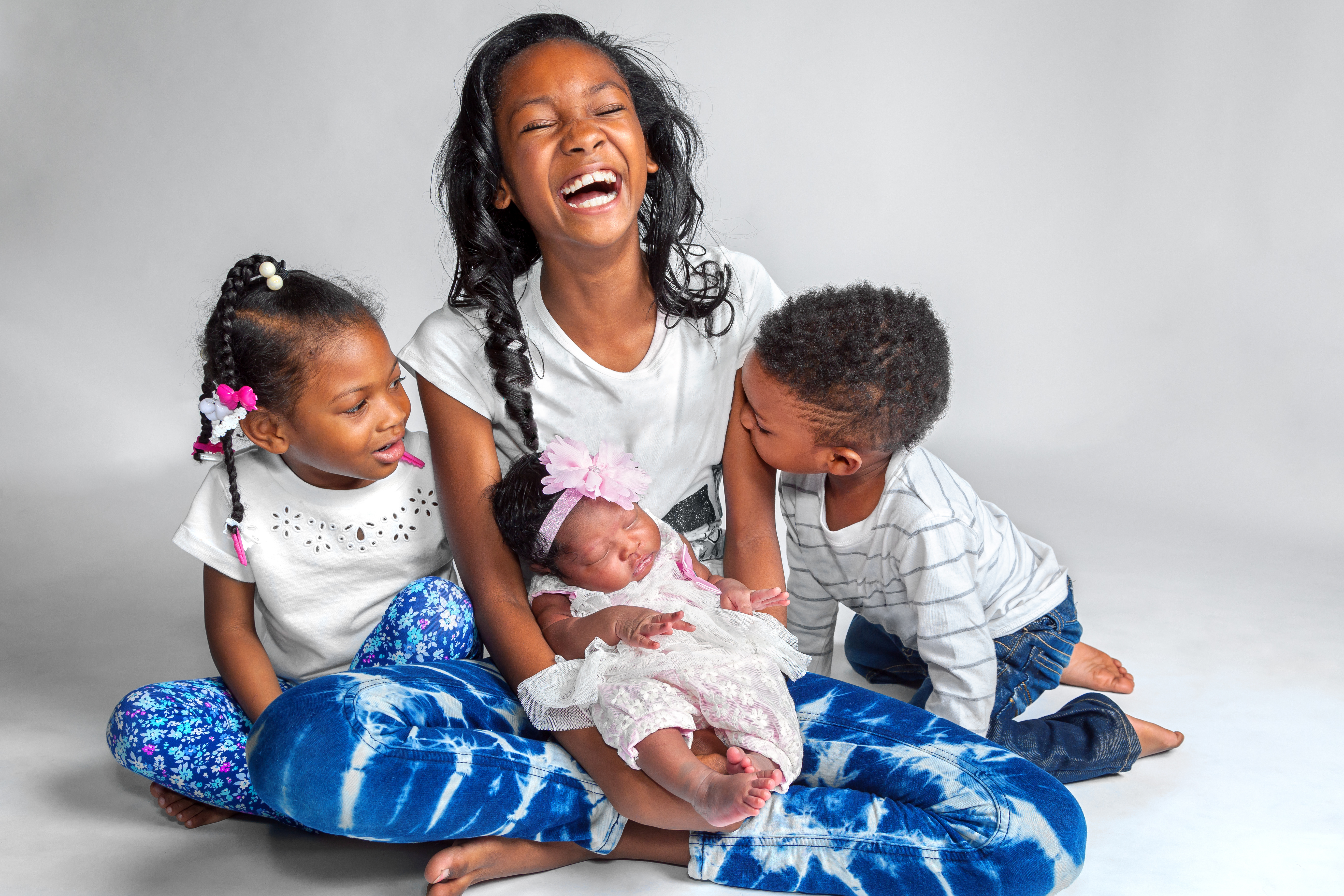 How to Help Siblings Get Along: 12 Ways to Build a Strong Relationship