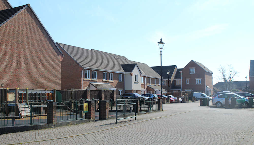 SC4 Carpenters Ltd carried out the carpentry construction of these 180 housing association and private sale homes for Lovell Partnerships from 2002-2004 at The Oaks, Newbury