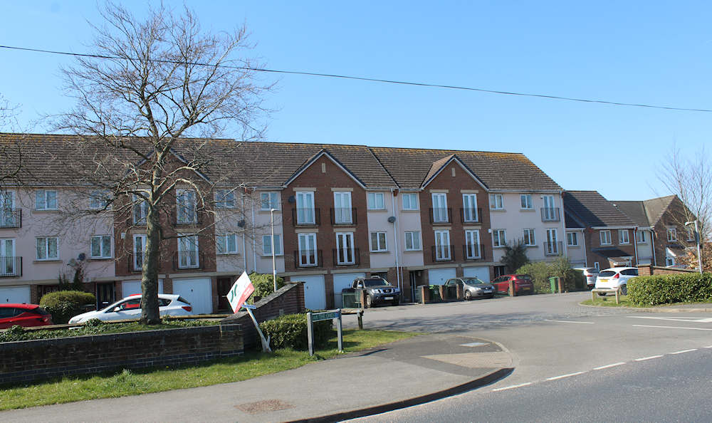 SC4 Carpenters Ltd carried out the carpentry construction of these 180 housing association and private sale homes for Lovell Partnerships from 2002-2004 at The Oaks, Newbury
